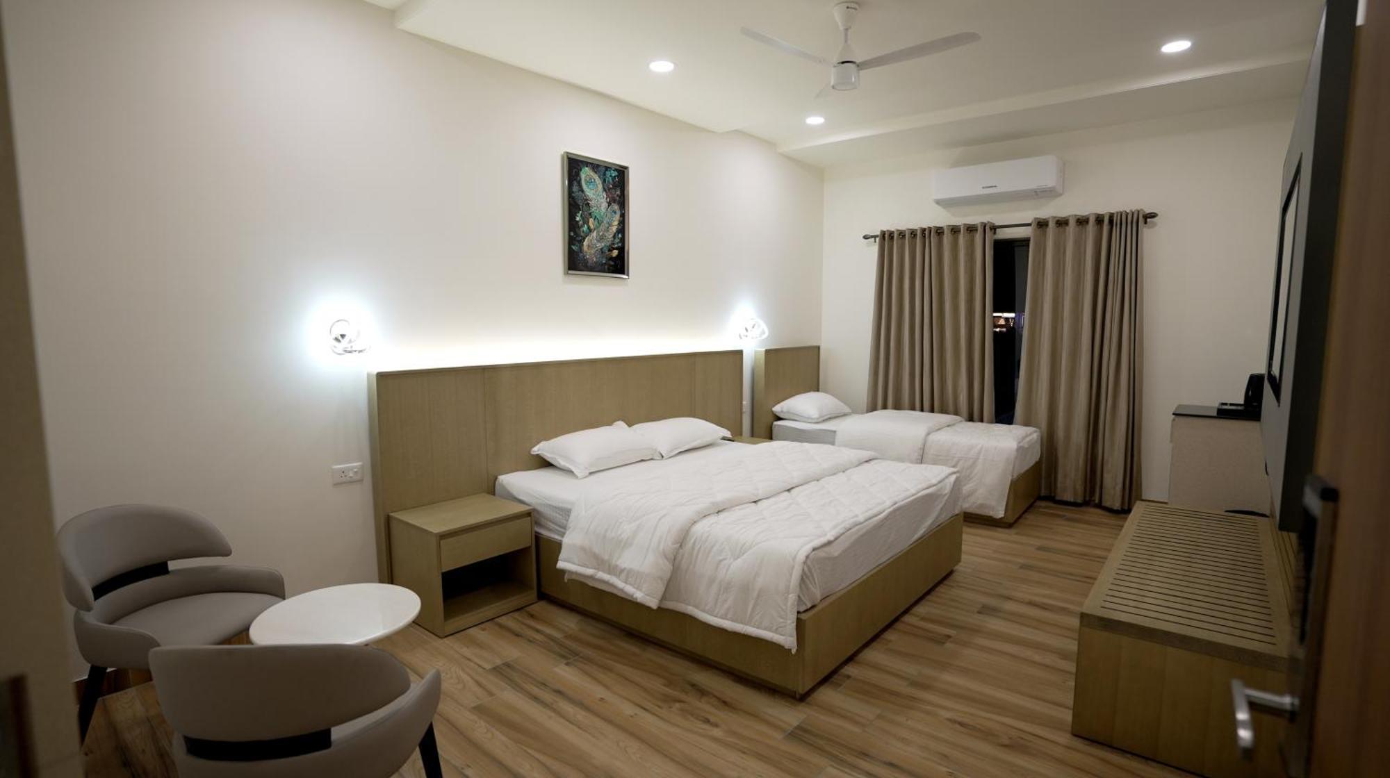 Lamba Celebrations Hotel Nagpur Exterior photo